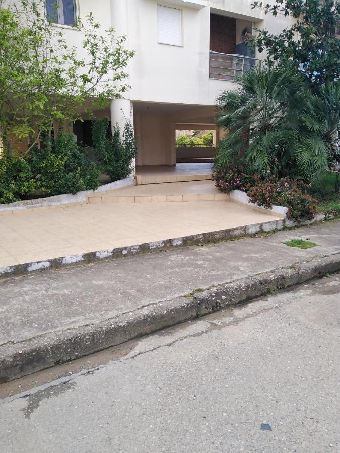 Hommie Apartment Amaliada Экстерьер фото